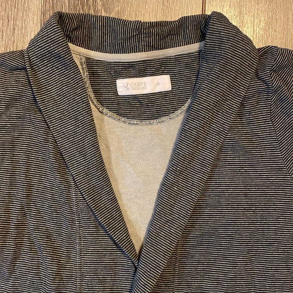 Carve Designs Open Cardigan Size Medium - Picture 2 of 9